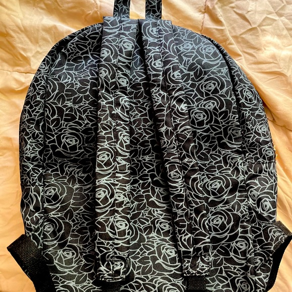 Ball & Chain Co Limited Roses Backpack Rare and Hard To Find Great Condition - Picture 4 of 4